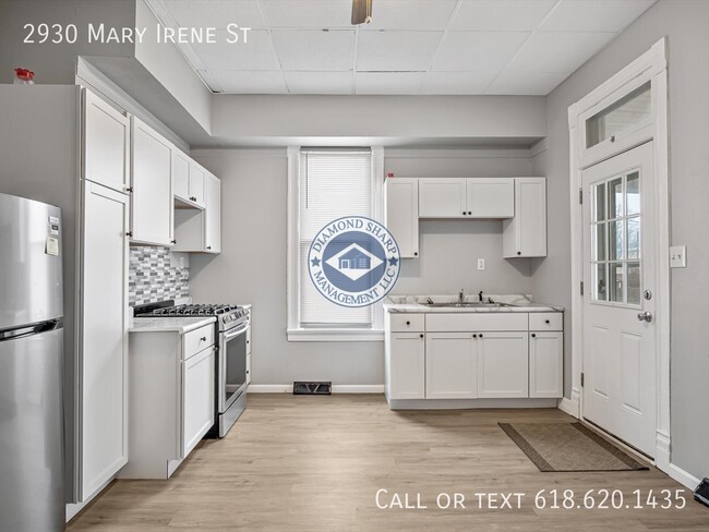 Building Photo - 2930 Mary Irene St
