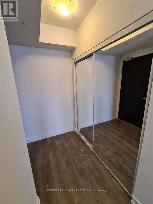 Photo du bâtiment - 159 Wellesley St E