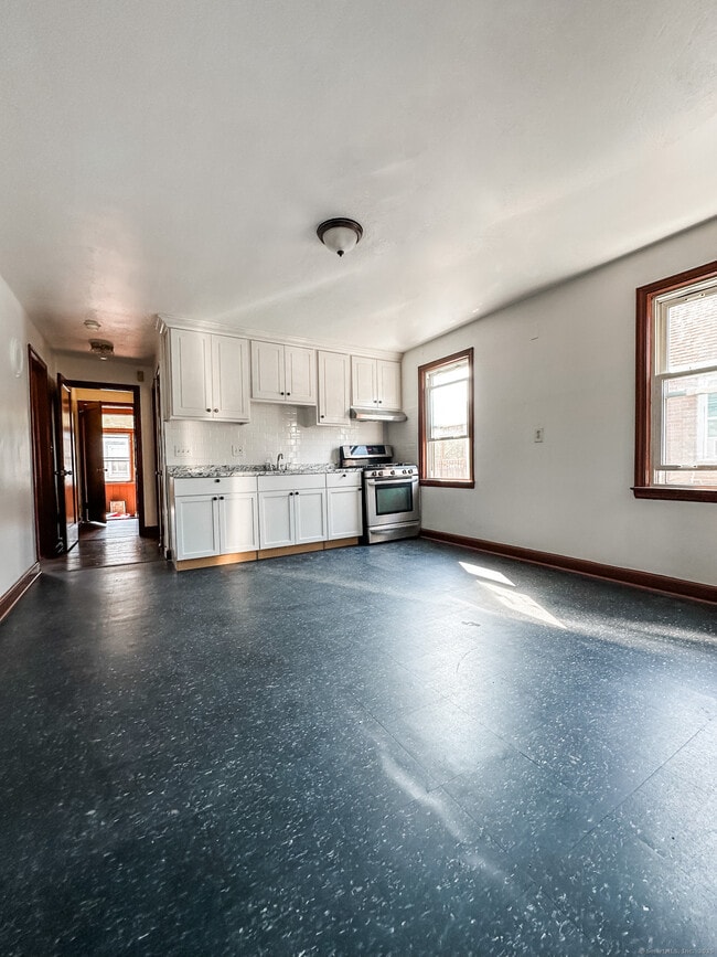 Building Photo - 264 Wilmot Ave