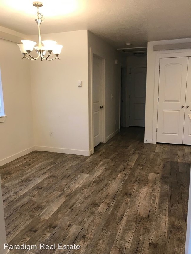 Foto del edificio - 580 N Main St