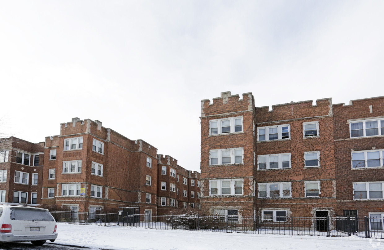 Building Photo - The Parkways