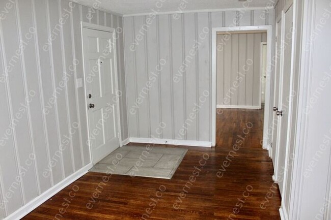 Building Photo - 4 BED & 2 BATH / PET-FRIENDLY / S8 ACCEPTED