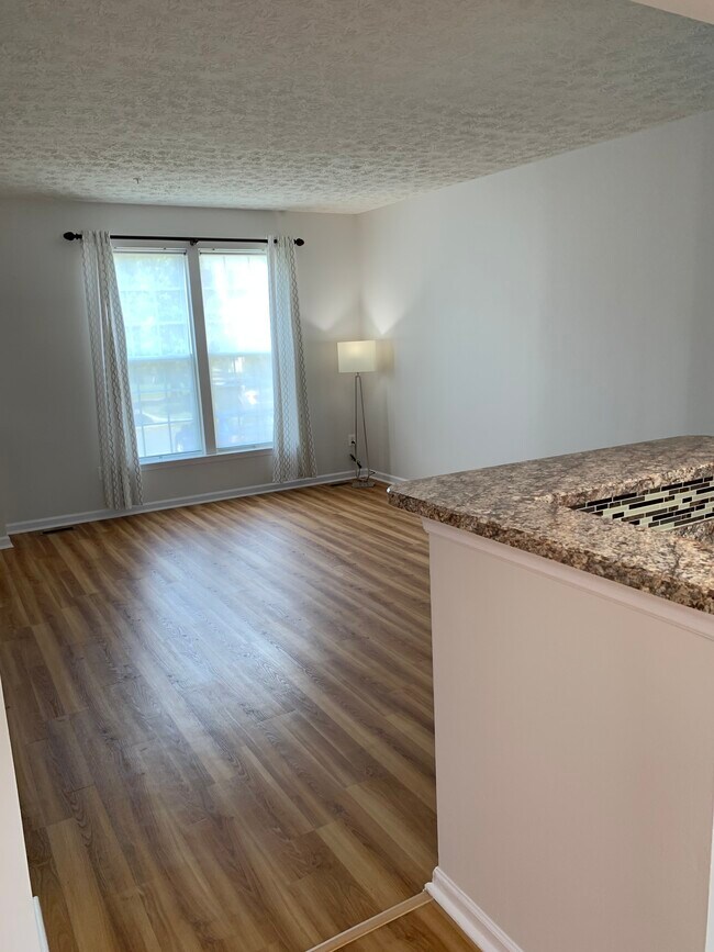 Foto del edificio - 4513 Golden Meadow Dr