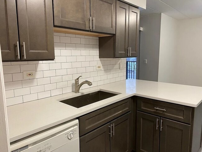 Foto del edificio - 819 E Miner St