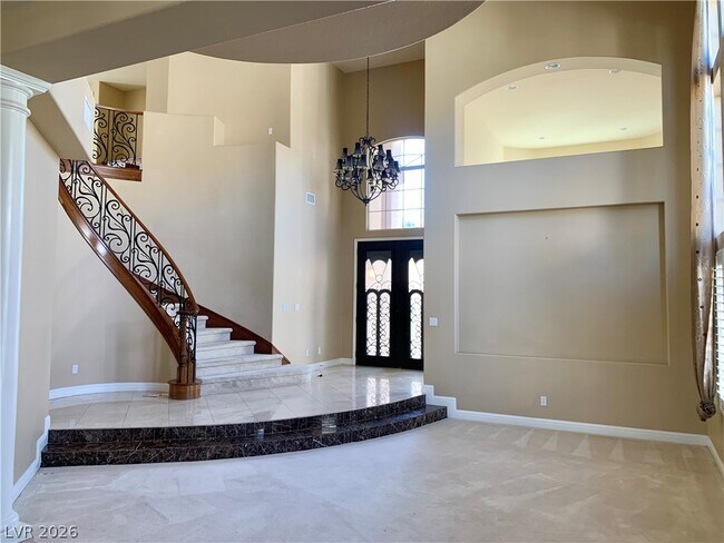 Building Photo - 10660 Lago Cantini St