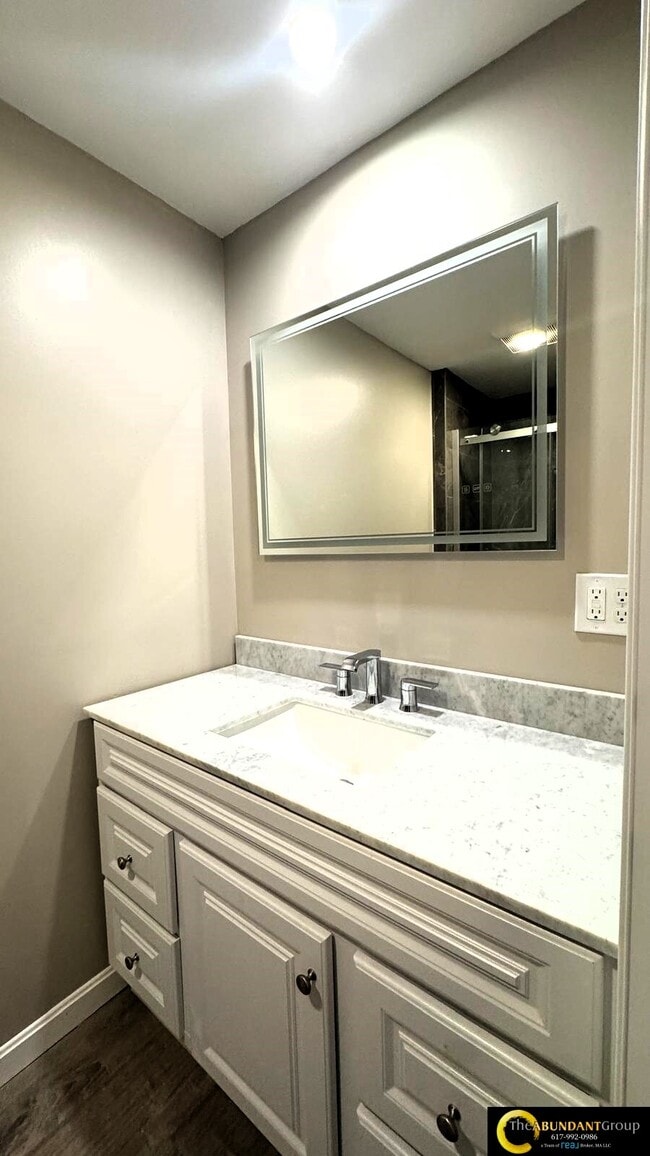 Building Photo - 222 Hamilton St