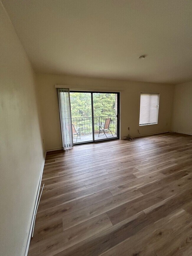 Foto del edificio - Rental, 1bed/1bath unit available in Green...