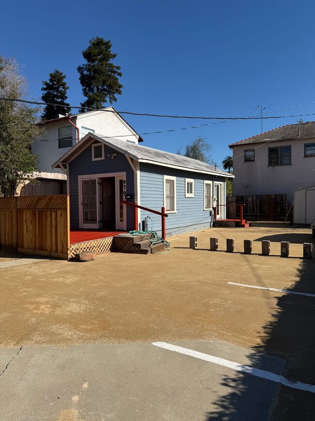 Building Photo - 977-979 Pismo St