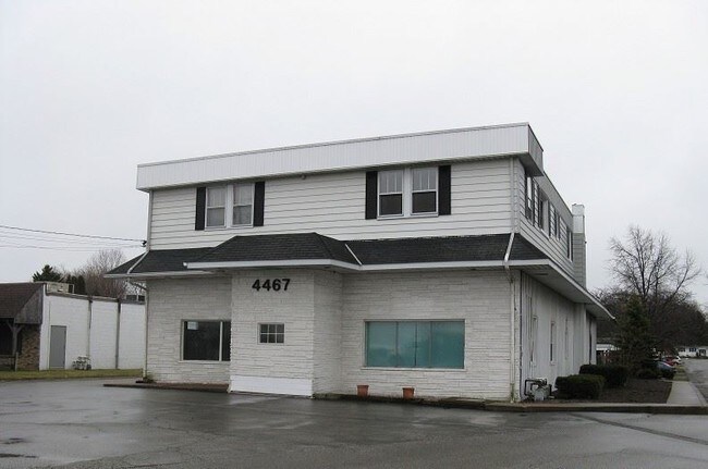 Building Photo - 4467 W Ridge Rd
