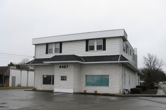 Foto del edificio - 4467 W Ridge Rd
