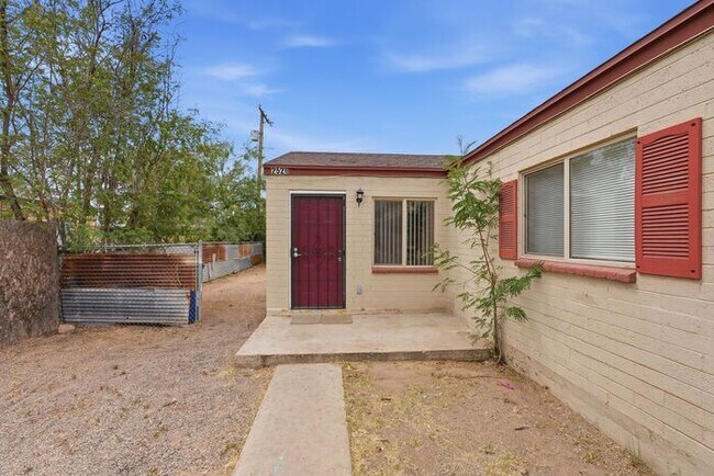 Foto del edificio - 2520 E Cameron Vista