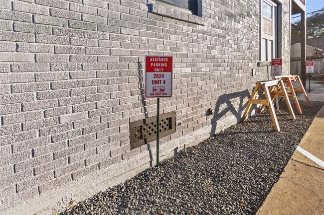 Building Photo - 2824 Blodgett St