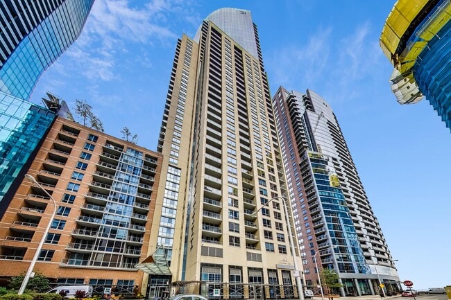 Building Photo - 420 E Waterside Dr