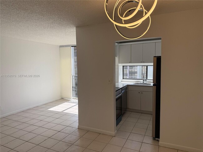 Building Photo - 16919 N Bay Rd