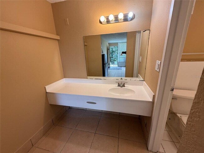 Foto del edificio - 7900 S Orange Blossom Trail