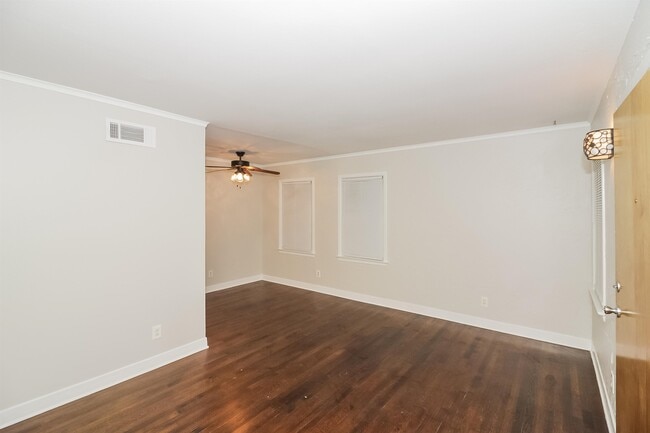 Foto del edificio - 1298 Wedgewood St