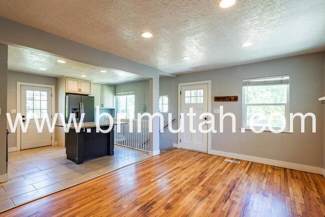 Building Photo - 653 N 1300 W