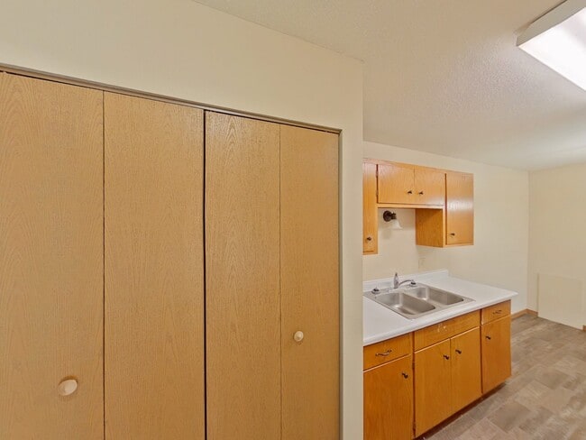 Building Photo - Hoven Lane