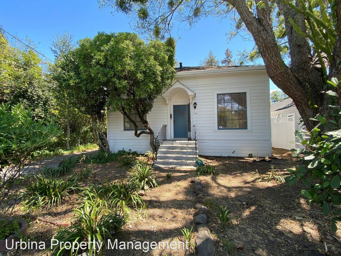 Primary Photo - 2 br, 1.5 bath House - 1512 Fair Oaks Court