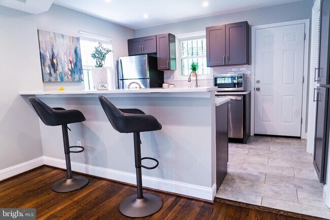 Building Photo - 1427 Howard Rd SE