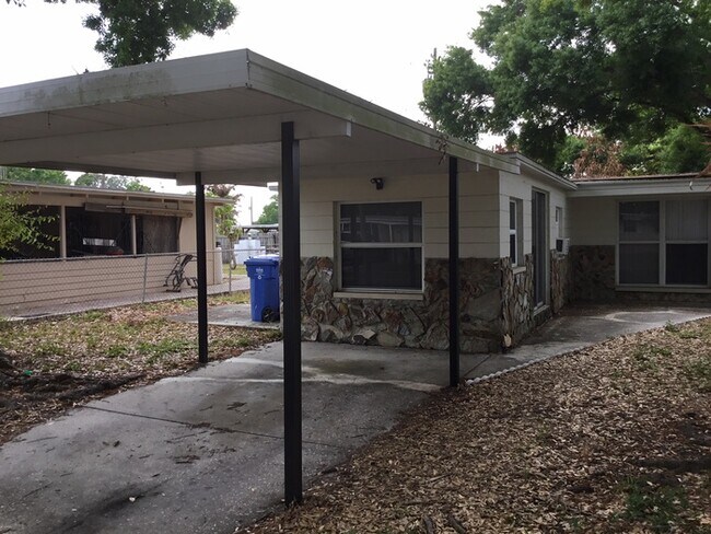 Building Photo - 1703 Carnegie Cir