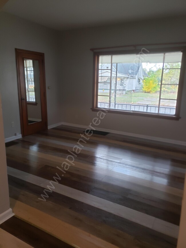 Building Photo - 2905 Elm St