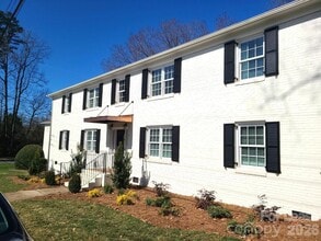 Building Photo - 2114 Brandon Cir