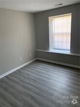 Building Photo - 1630 Arlyn Cir