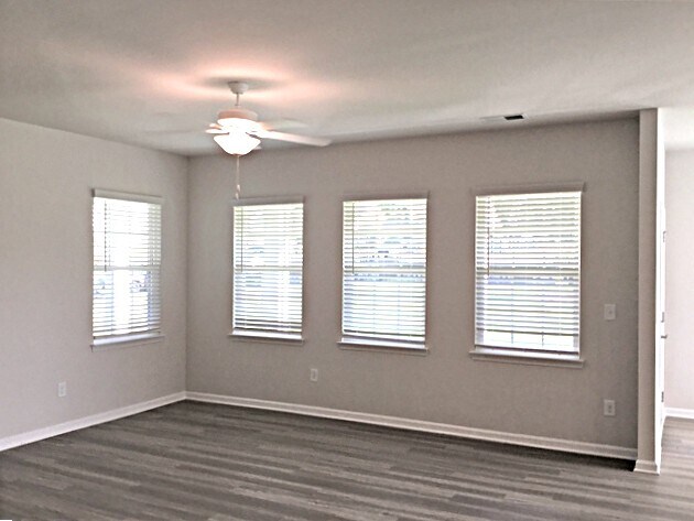 Building Photo - 2303 Fruitful Vine Ln