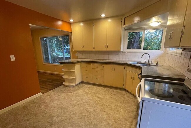 Foto del edificio - Charming 2 bedroom/1 bath Walking distance...