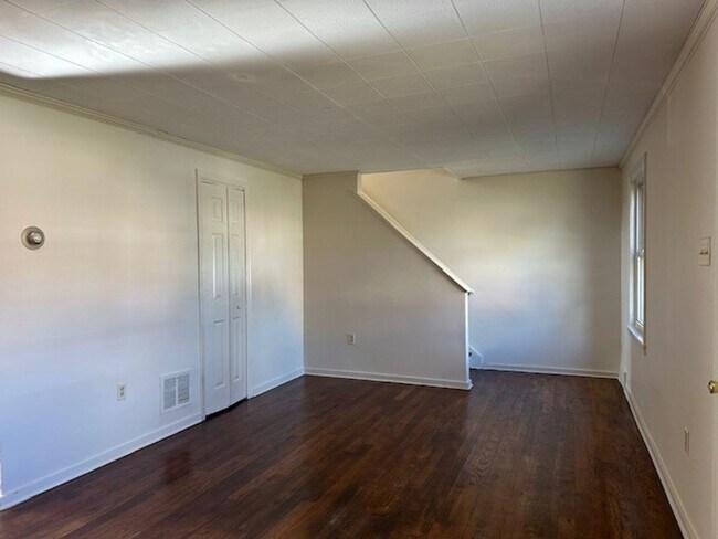 Building Photo - 2787 Rumson Dr