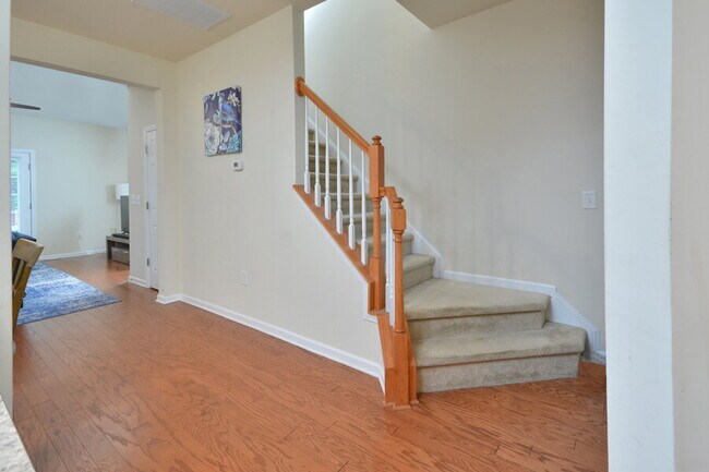 Building Photo - Modern 2BR/2.5BA Townhome in Stratford Lakes – Minutes to Southpoint & Downtown Durham!