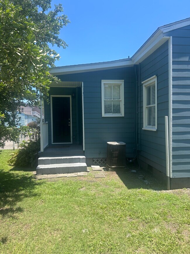 Foto del edificio - 520 E Hall Ln