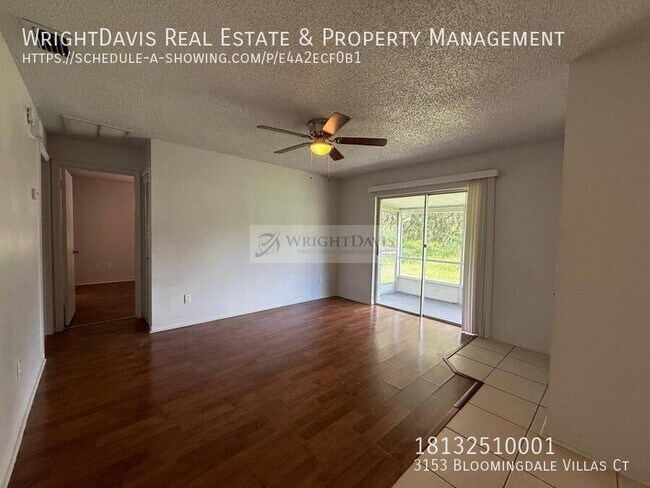 Foto del edificio - 3153 Bloomingdale Villas Ct