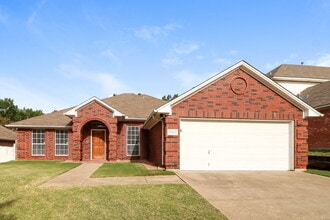Building Photo - 7824 Blossom Dr