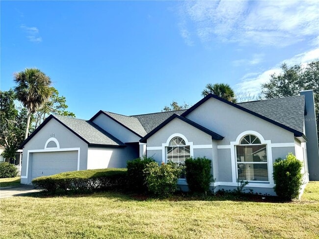 Foto del edificio - 215 Hollowbrook Cir