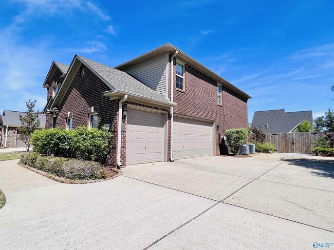 Building Photo - 104 Woodvale Dr