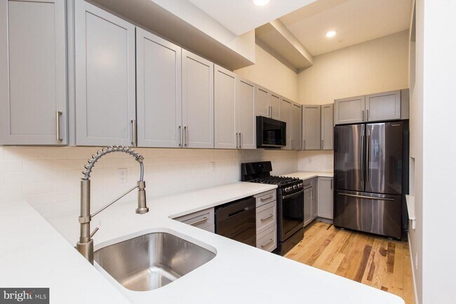Building Photo - 1142 Frankford Ave