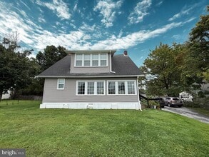 Building Photo - 19 E Pothouse Rd