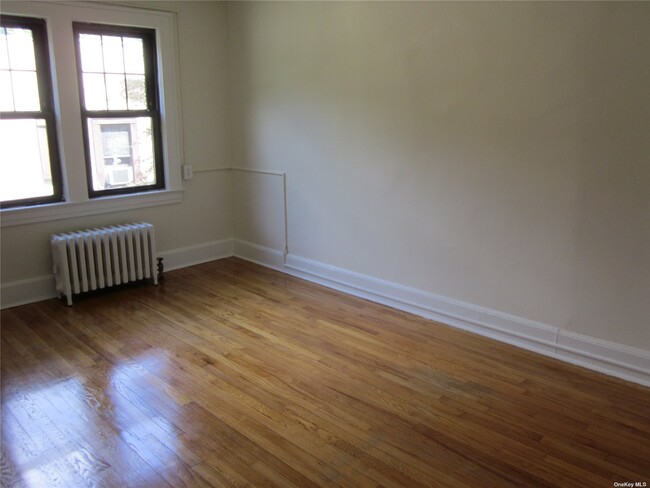 Building Photo - 44 Oakwood Rd