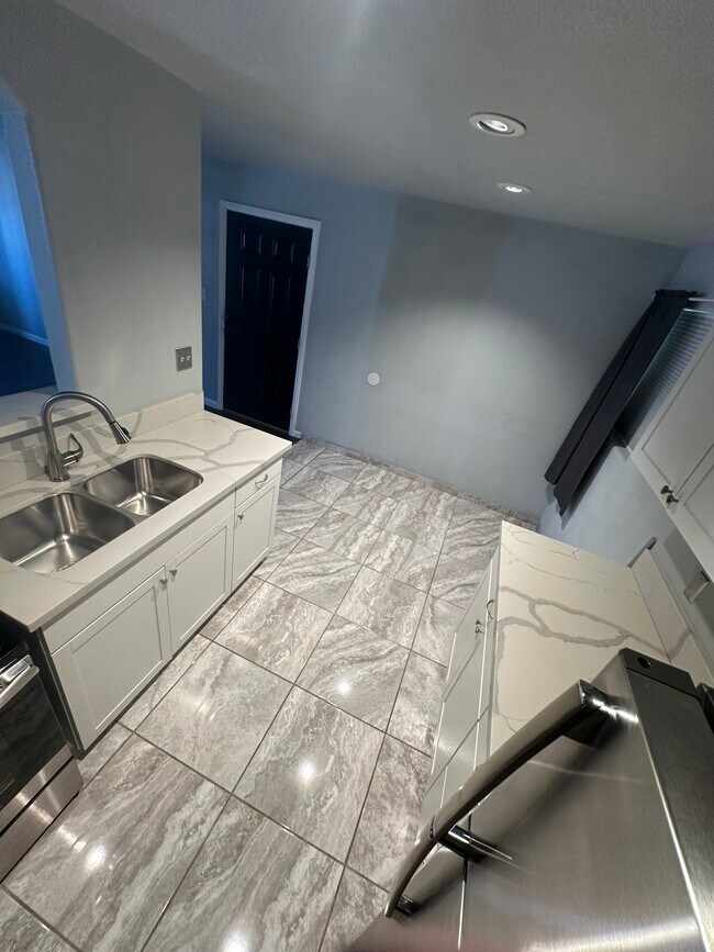 Foto del edificio - 506 McKellar Cir
