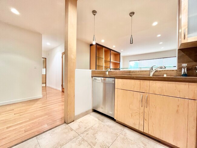 Foto del edificio - 938 Palm Ave