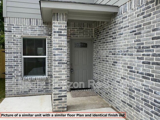 Building Photo - 3161 Francis Dr