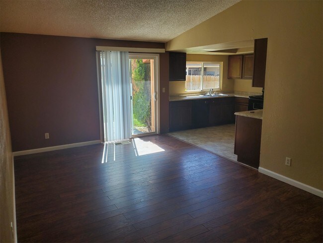 Building Photo - 4450 Mira Loma Dr