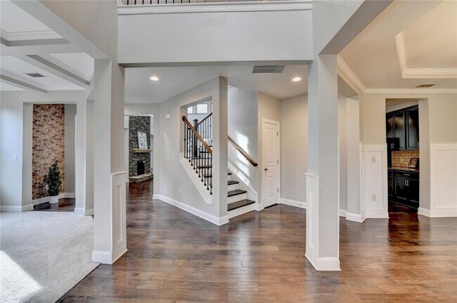 Foto del edificio - 2540 Maple Ridge Ln