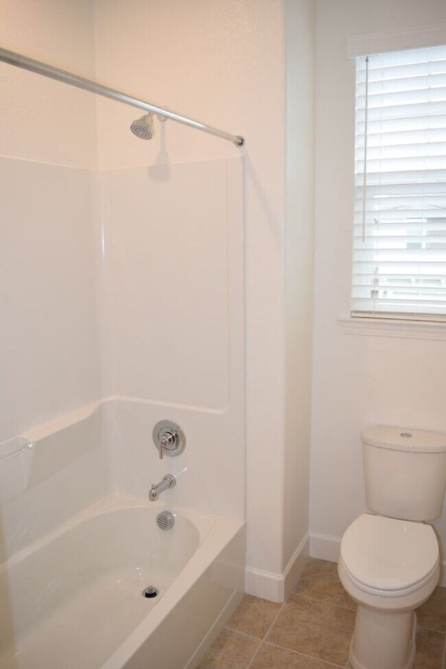 Foto del edificio - 921 Puma St