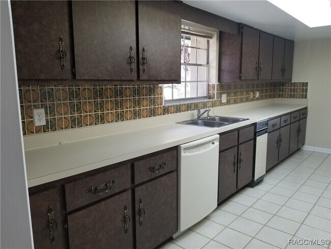 Foto del edificio - 5111 Magnolia Ridge Rd