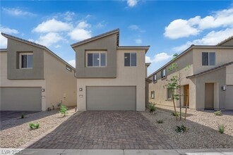 Building Photo - 10263 Estancia Hl St