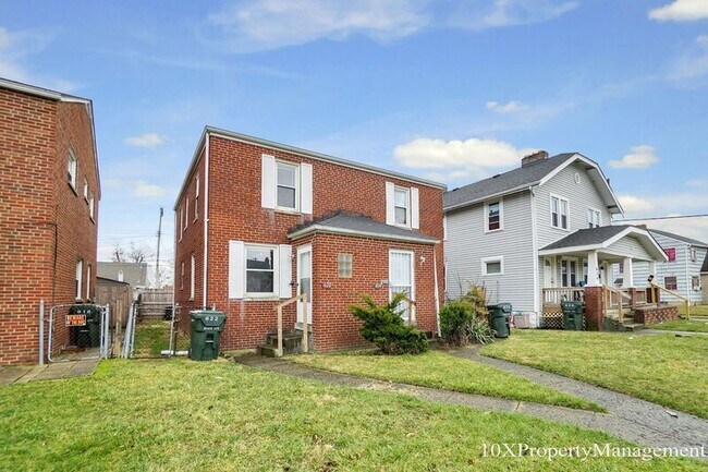 Building Photo - 622-624 S Hague Ave