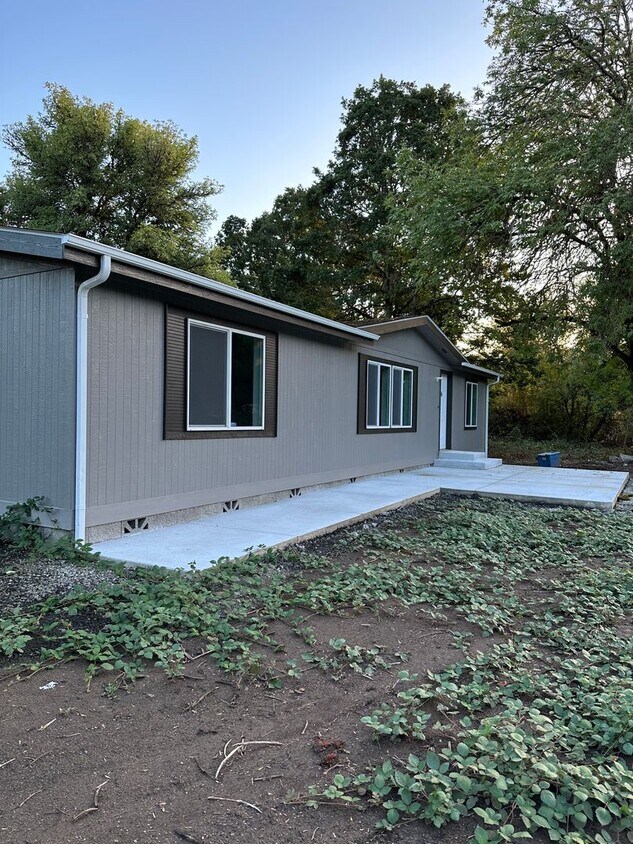 Primary Photo - Wilbur road 3 bedroom 2 bath